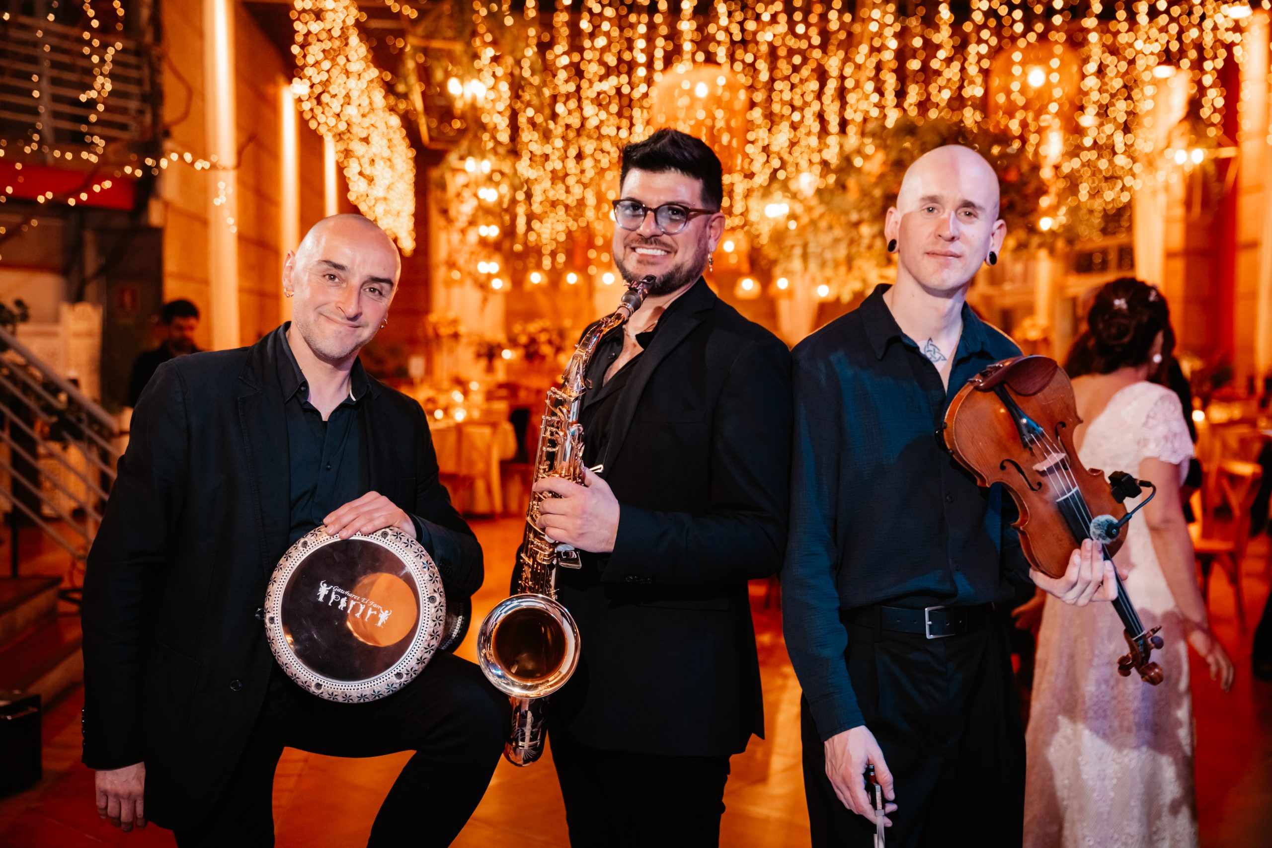 José Salinas saxofonista en cóctel de matrimonio en Santiago